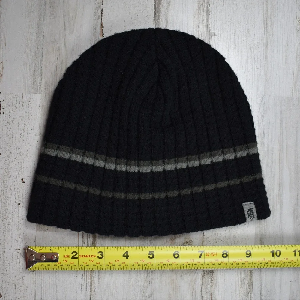 The North Face Skull Cap Beanie Mens Black Gray Striped Ribbed Knit Gorpcore Y2K
